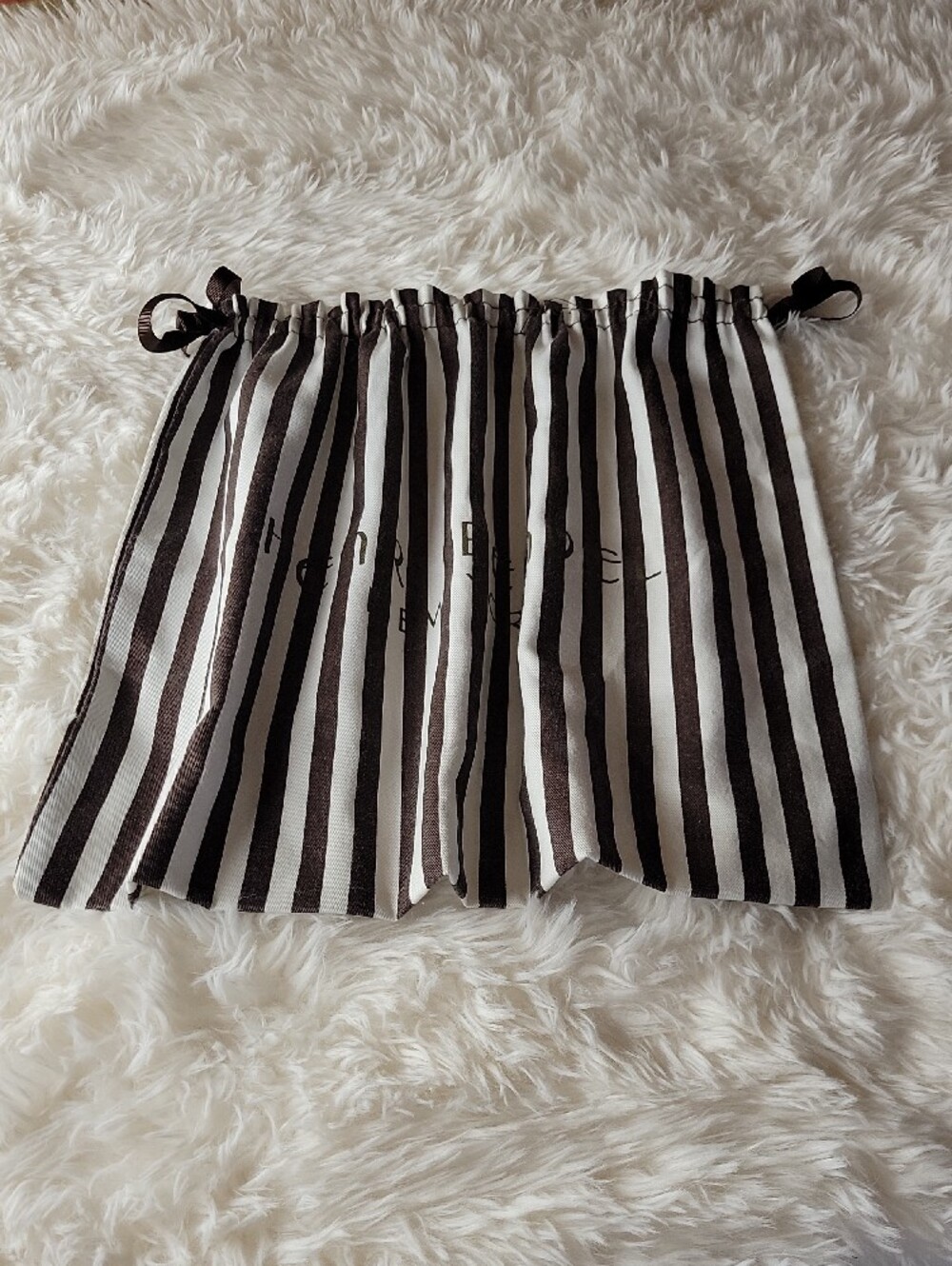 Henri Bendel Rare SUITE 712 Perfume (half-bottle) plus Draw String Bag - Picture 3 of 8